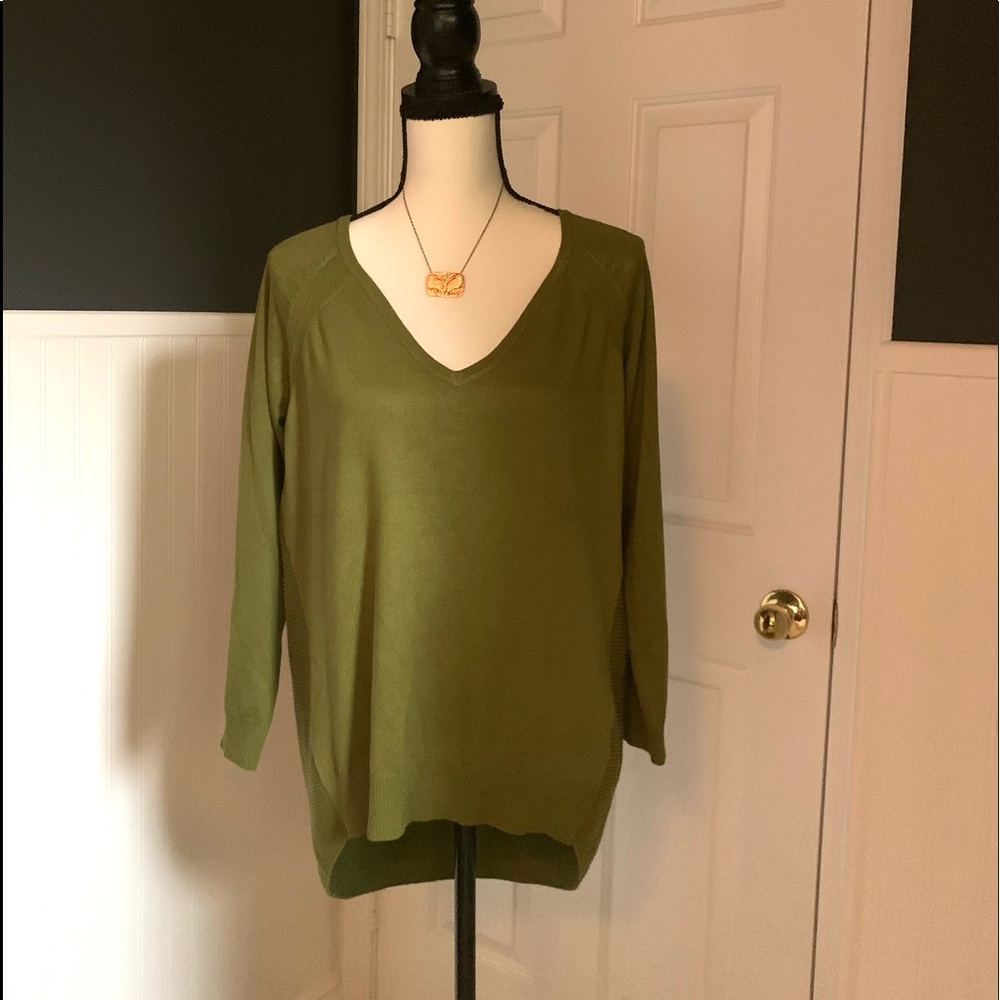 V neck sweater